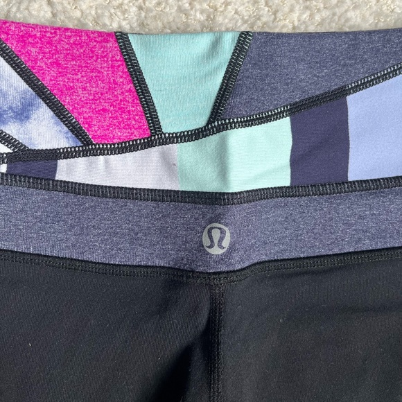 Lululemon Reversible Yoga Shorts (Size 6) - Picture 10 of 16